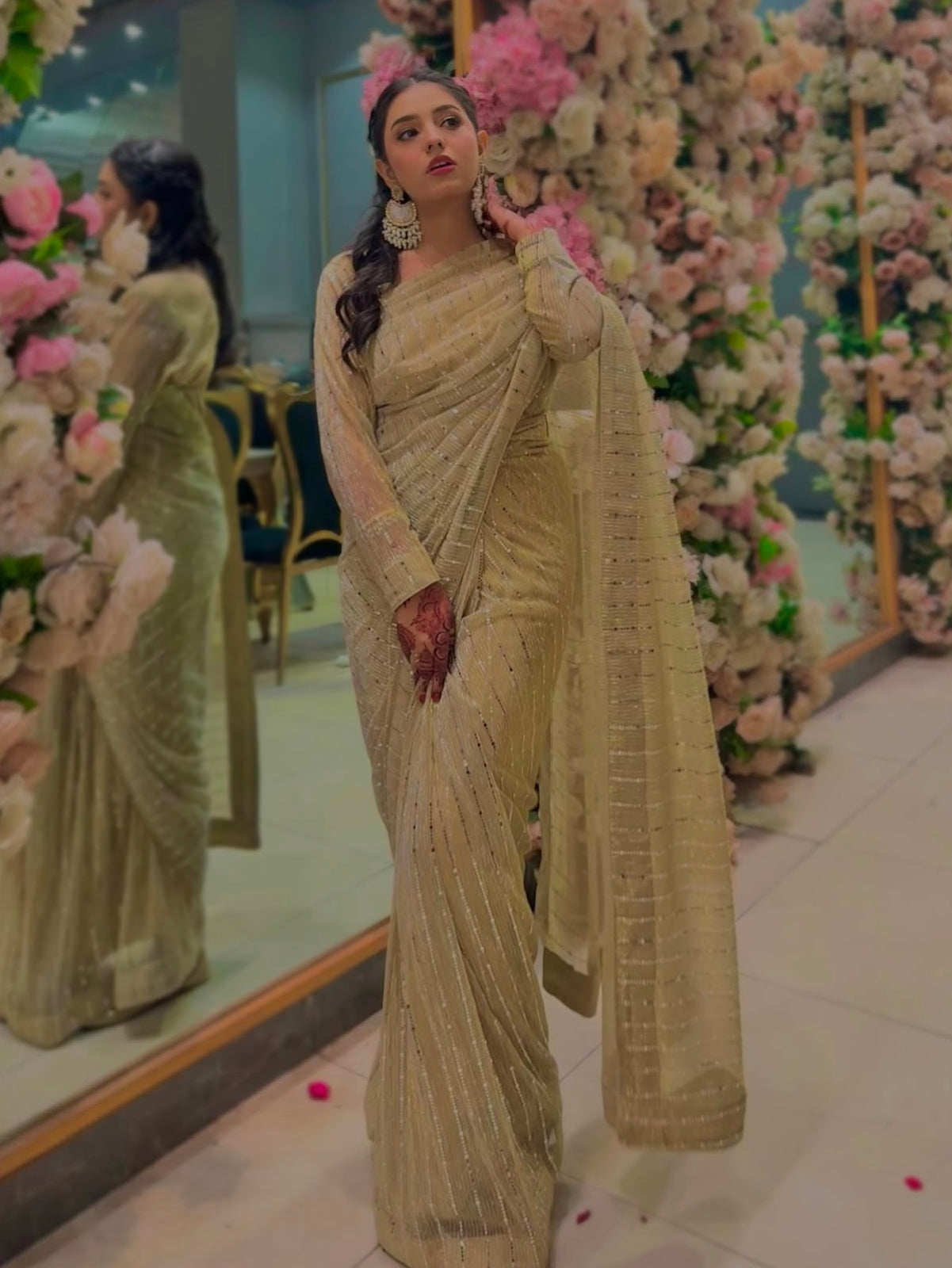 Elegant Moonlight Chiffon Saree with Shimmer Detailing