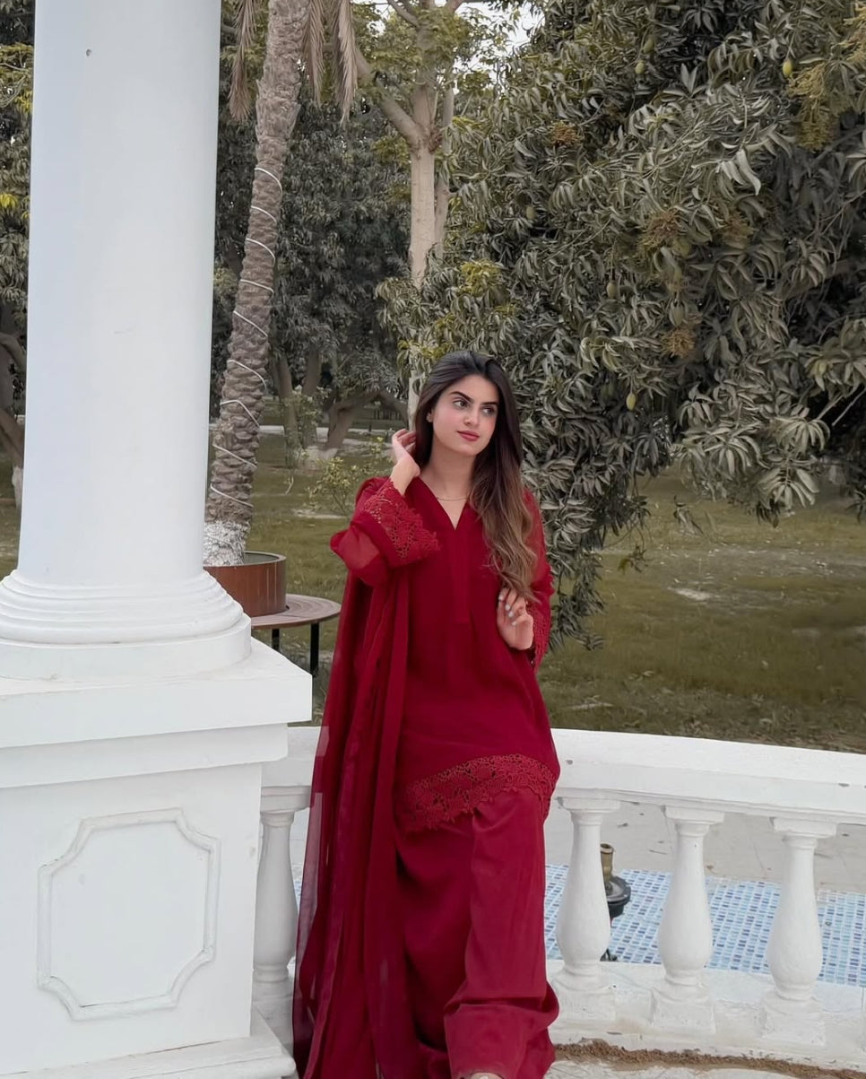 Elegant Maroon Chiffon 3-Piece Set – Shirt, Dupatta & Farshi Shalwar